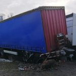 Wypadek samochodu ciężarowego w miejscowości Truskolasy