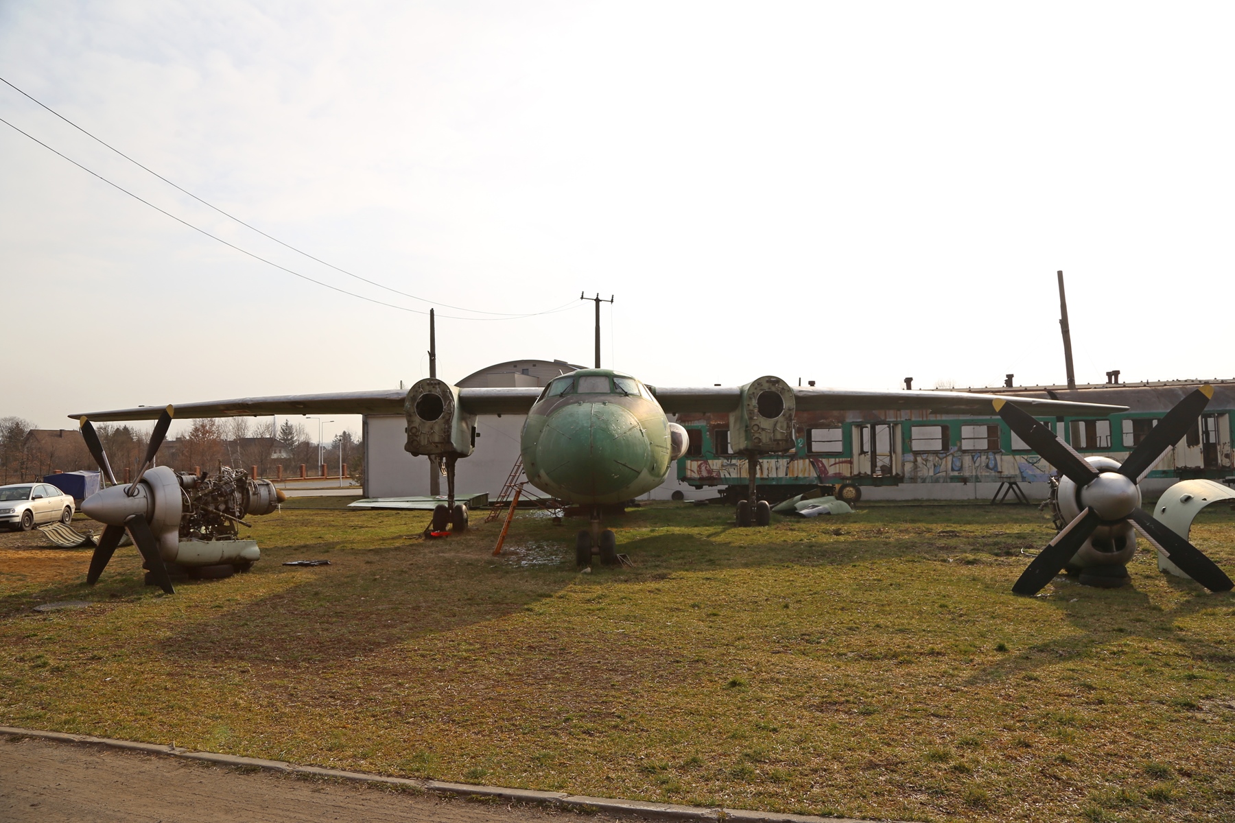 Przekazanie do Muzeum Sił Powietrznych w Dęblinie samolotów AN-26, TS-11 Iskra, SU-22 oraz AN-2