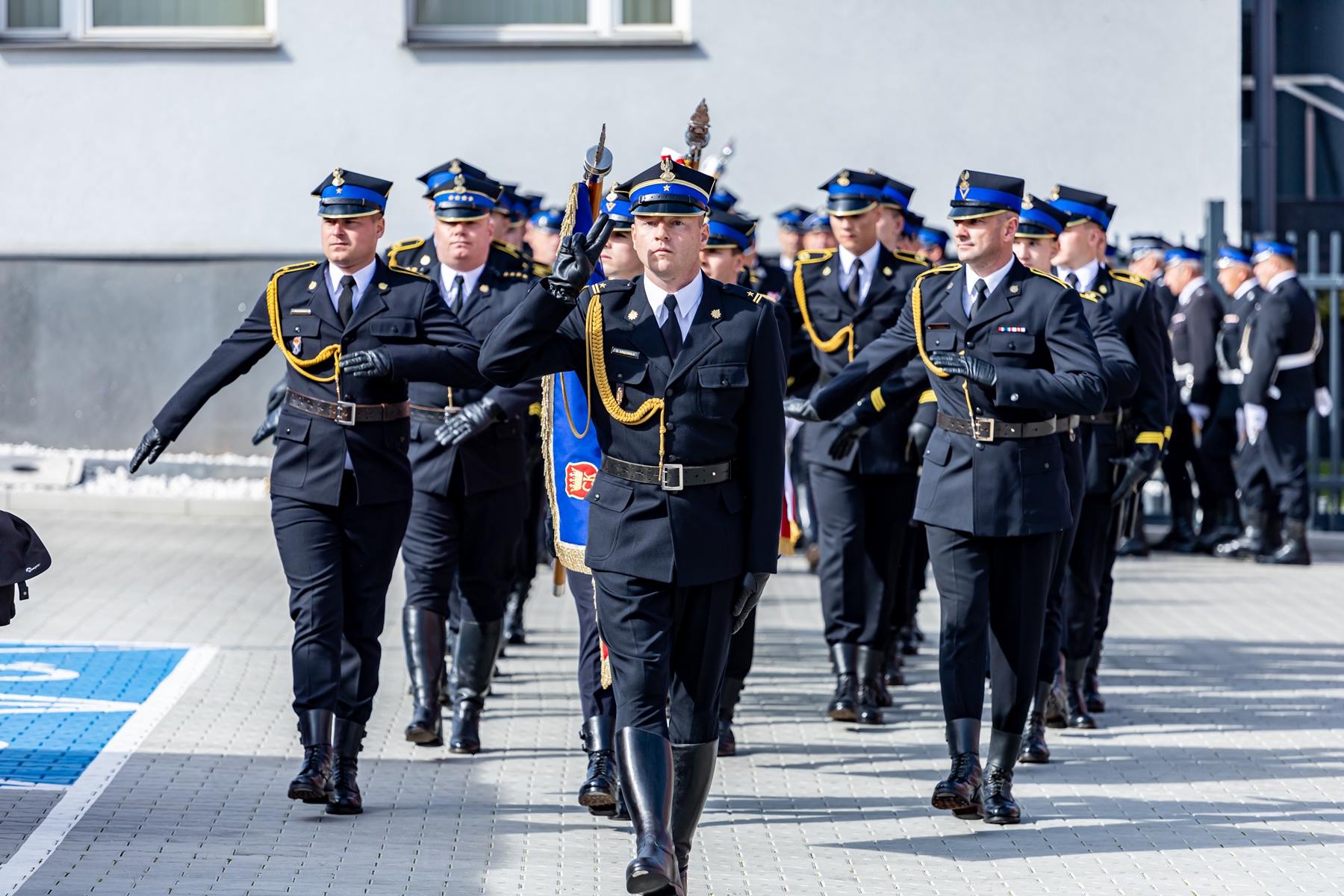 Udział Kompanii Honorowej CS PSP w Częstochowie w uroczystości oddania do użytku nowej Jednostki Ratowniczo-Gaśniczej nr 1 Komendy Miejskiej Państwowej Straży Pożarnej w Kielcach