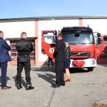 Galerie - 2021 r. - Przekazanie samochodu specjalnego GBA 2,5/16 z CS PSP do Ochotniczej Straży Pożarnej w Przychojcu